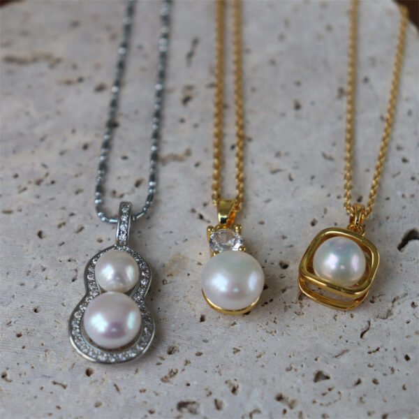Freshwater Pearl Pendant Necklace